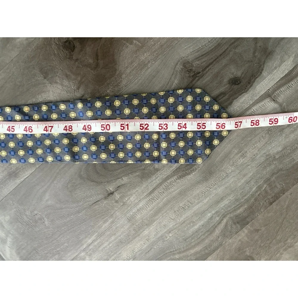 Tommy Hilfiger Mens Tie Green With Blue‎ 100% Silk Geometric Pattern Legth 57 in